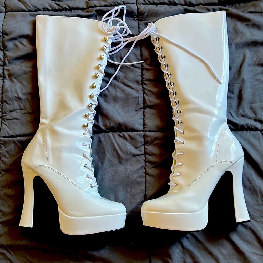 White lace up boots